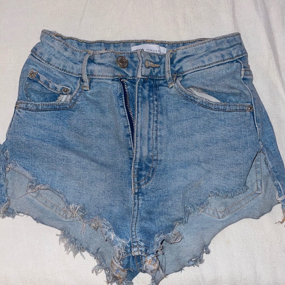 High waisted distressed jeans shorts